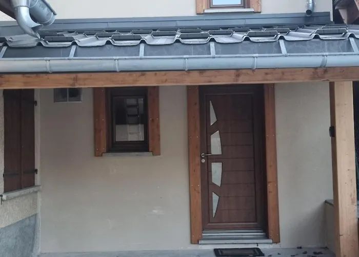 Maison + jardin vue sur les montagnes